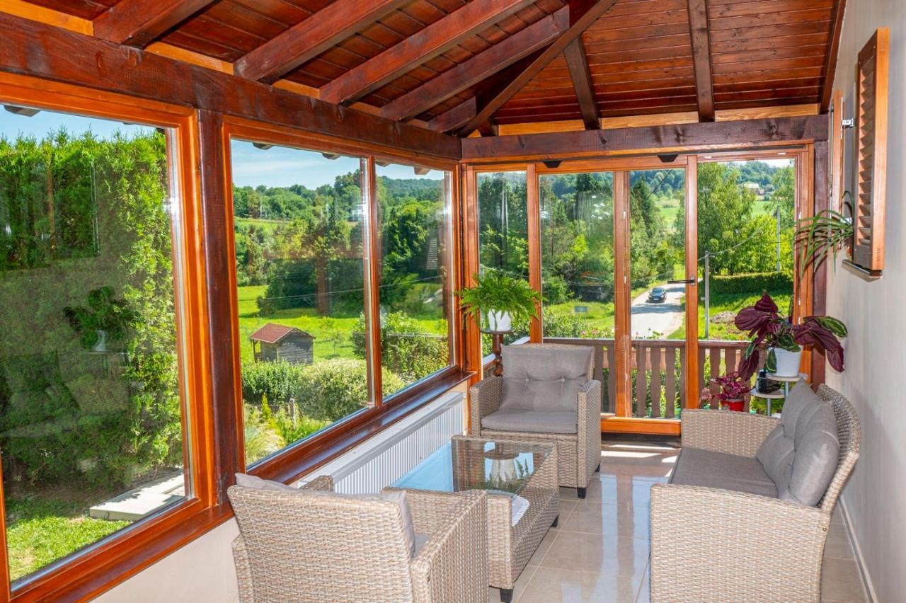 Holiday Home Mare Near River Karlovac Exterior photo