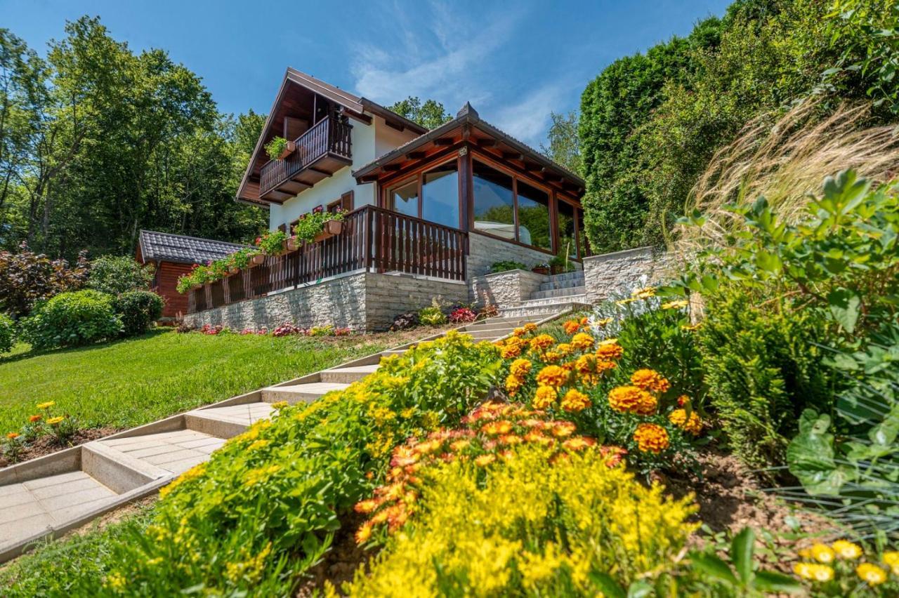 Holiday Home Mare Near River Karlovac Exterior photo