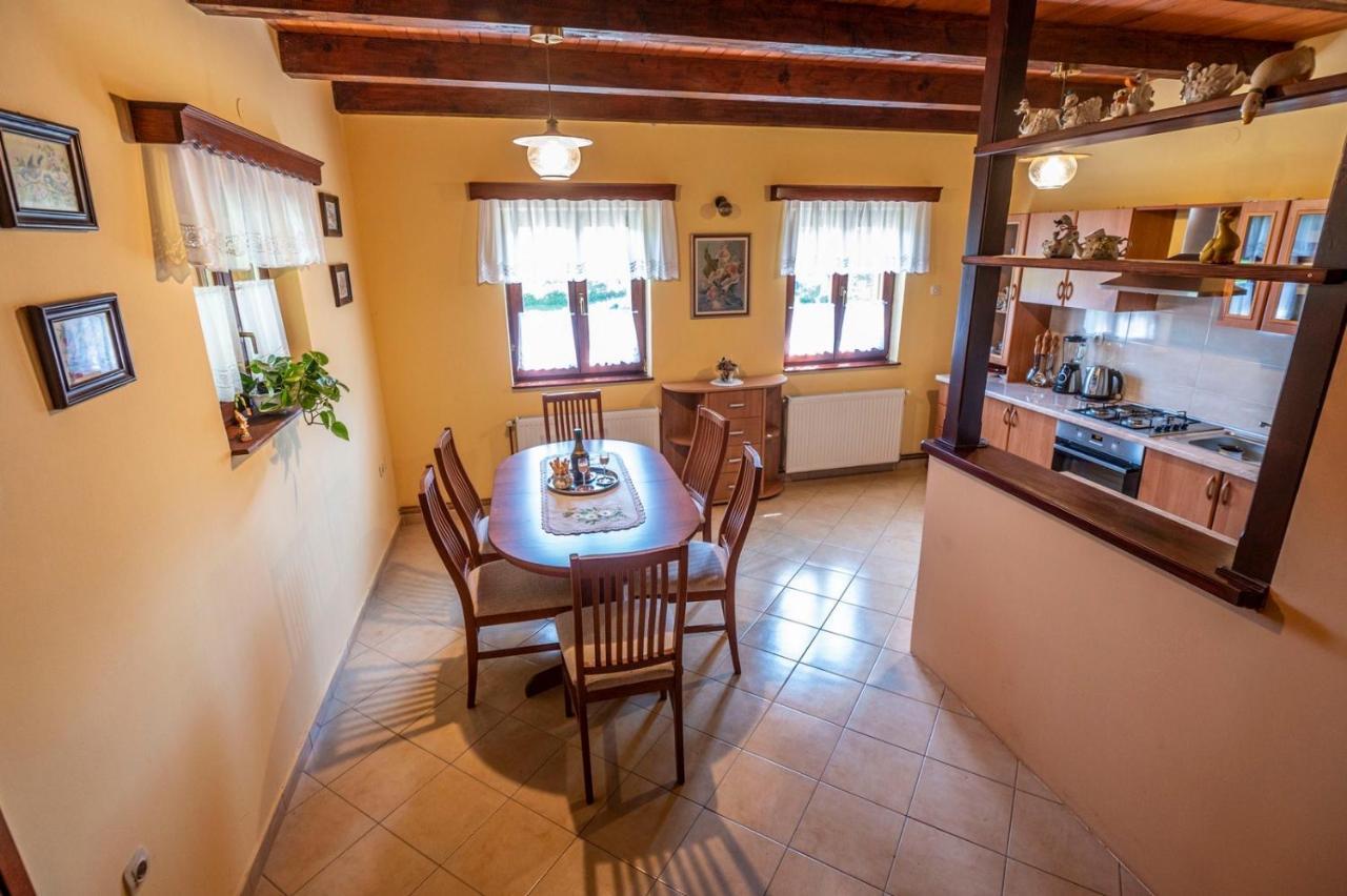 Holiday Home Mare Near River Karlovac Exterior photo
